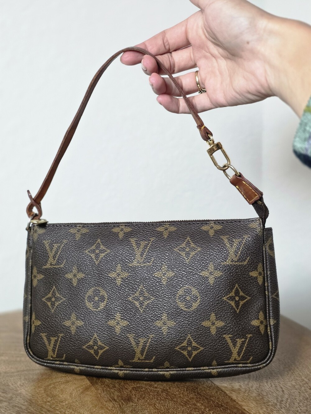 Louis Vuitton Monogram Pochette, Leather Strap, Vintage, 2000s, Small, Shoulder